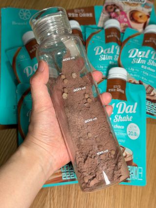 달달슬림쉐이크 [블로그]달달슬림 맛있는 단백질 쉐이크 파우치 다이어트 식사대용 프로틴 파우더 보충제 — 5점을 준 리뷰어가 2025년 9월 올린 사용 사진