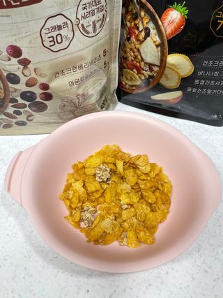 씨알푸드 씨알로 그래놀라 2종 후르츠+크랜베리 아몬드 — 5점을 준 리뷰어가 2022년 7월 올린 사용 사진
