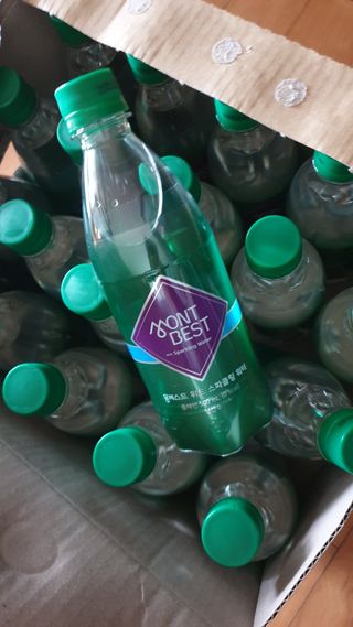 몽베스트 Montbest with Sparkling water Plain 20병 — 5점을 준 리뷰어가 2023년 2월 올린 사용 사진