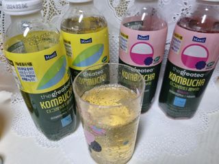 더그레잇티 콤부차 [매일유업] 더그레잇티 44kcal 콤부차 300ml *12개입 (오리지널 6개+베리리치 6개) — 5점을 준 리뷰어가 2023년 7월 올린 사용 사진