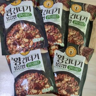 한성기업 무볼레 왕건더기 볶음밥 갈릭스테이크 — 4점을 준 리뷰어가 2021년 10월 올린 사용 사진
