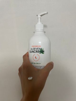 [닥터문] 프리미엄 알로에베라 선크림 500ml — 5점을 준 리뷰어가 2022년 7월 올린 사용 사진