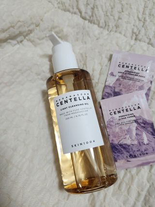스킨1004 [SKIN1004] 마다가스카르 센텔라 라이트 클렌징 오일 200ml — 5점을 준 리뷰어가 2024년 7월 올린 사용 사진