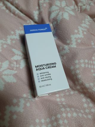 더마포레스트 모이스처라이징 아쿠아크림 / 수분크림 히알루론산 펩타이드 보습 미백 주름개선 — 5점을 준 리뷰어가 2021년 6월 올린 사용 사진