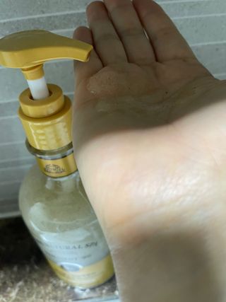 벨먼 내추럴스파 수분광채 스크럽 바디워시 600ml 5종 — 5점을 준 리뷰어가 2022년 5월 올린 사용 사진