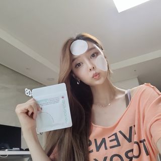 커스토젠 아크슈터 마이크로바이옴 토너패드 파우치타입 이중패드 1박스(50매) — 5점을 준 리뷰어가 2022년 7월 올린 사용 사진