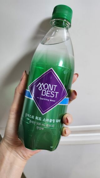 몽베스트 Montbest with Sparkling water Plain 20병 — 5점을 준 리뷰어가 2023년 3월 올린 사용 사진