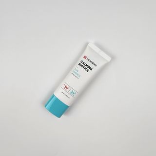 리더스코스메틱 리더스 카밍 바이오틱스 선 에센스 SPF 50+ PA++++ — 5점을 준 리뷰어가 2022년 7월 올린 사용 사진