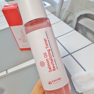 아이앤립 / EYENLIP 아이앤립 연어오일 리바이탈라이징 토너 — 5점을 준 리뷰어가 2021년 4월 올린 사용 사진