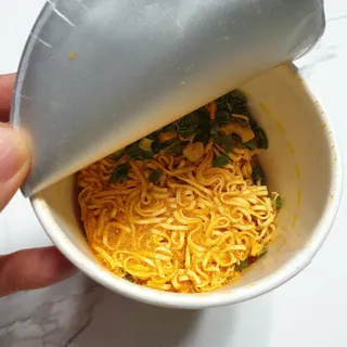 NISSIN 닛신 컵누들  4종 - 씨푸드오리지날, 씨푸드 스파이시, 씨푸드 커리, 씨푸드 XO소스 — 5점을 준 리뷰어가 2021년 12월 올린 사용 사진