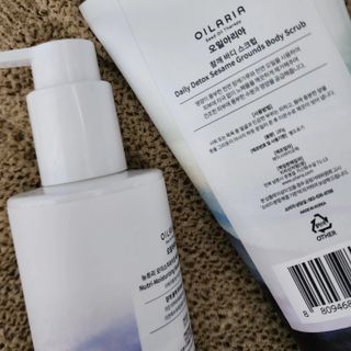 오일아리아 뉴트리 모이스처라이징 세사미 씨드 오일로션 & 데일리 디톡스 세사미 그라운즈 바디스크럽 — 5점을 준 리뷰어가 2023년 8월 올린 사용 사진