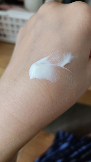 바노바기 코스메틱 바노바기 밀크씨슬 리페어 시카 선스크린 플러스 50ml — 5점을 준 리뷰어가 2023년 3월 올린 사용 사진