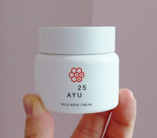 AYU25[아유트웬티파이브]다마스크로즈워터 베이스 천연 수분 촉촉 크림 — 5점을 준 리뷰어가 2021년 4월 올린 사용 사진