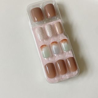 데싱디바 매직프레스 레귤러 스퀘어_6종 중 택 1 — 5점을 준 리뷰어가 2021년 9월 올린 사용 사진