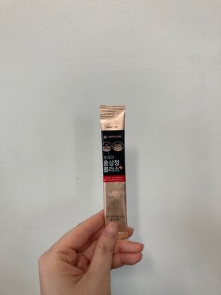 서울약사신협_투데이홍삼정플러스스틱_10g x 60포 — 5점을 준 리뷰어가 2021년 6월 올린 사용 사진