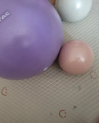 트라택 쿠셔닝 웨이트볼 0.5kg + 1kg SET — 5점을 준 리뷰어가 2022년 6월 올린 사용 사진