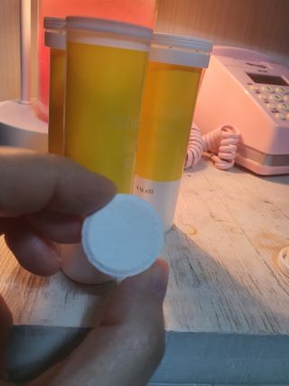 [슬림드랍 레몬맛] 건기식 다이어트 보조제 겸 비타민 — 5점을 준 리뷰어가 2022년 1월 올린 사용 사진