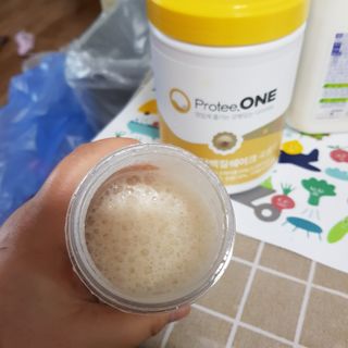 프로티원 단백질쉐이크 곡물맛 2주분 1통+보틀 — 4점을 준 리뷰어가 2021년 3월 올린 사용 사진