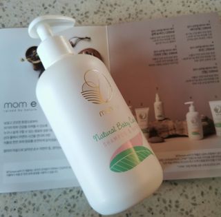 mom e 맘이 내추럴 베이비 케어 샴푸앤바스+로션 — 5점을 준 리뷰어가 2021년 1월 올린 사용 사진
