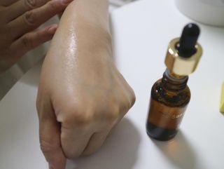 스킨큐어 산다화 비타민c 화이트닝 에센스 30ml — 5점을 준 리뷰어가 2023년 9월 올린 사용 사진