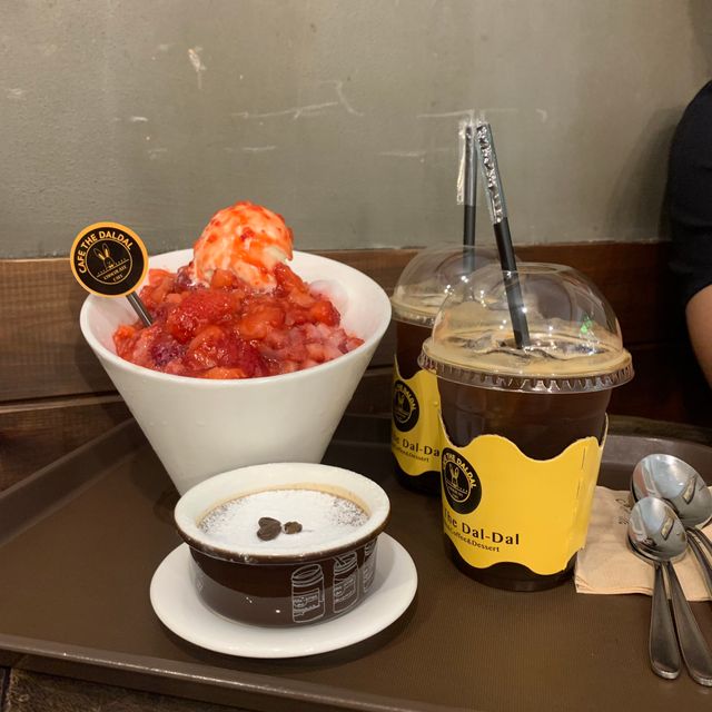 [카페더달달 ] 빙수 택 1 + 음료 2잔 + 마카롱2개 리뷰 사진