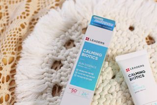 리더스코스메틱 리더스 카밍 바이오틱스 선 에센스 SPF 50+ PA++++ — 5점을 준 리뷰어가 2022년 6월 올린 사용 사진