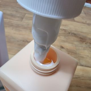 [과일나라] 바세린 모이스처 바디로션 1000ml 2종 — 5점을 준 리뷰어가 2021년 10월 올린 사용 사진
