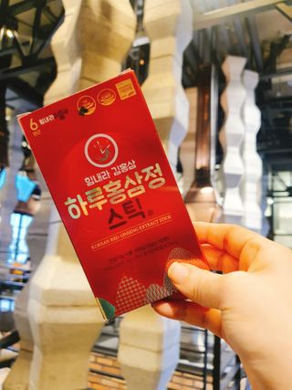힘내라김홍삼 하루홍삼정스틱 10g x 10포 — 4점을 준 리뷰어가 2021년 3월 올린 사용 사진