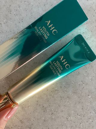 [NEW 탄력유턴 아이크림] AHC 유스 래스팅 리얼 아이크림 포 페이스 — 5점을 준 리뷰어가 2021년 3월 올린 사용 사진