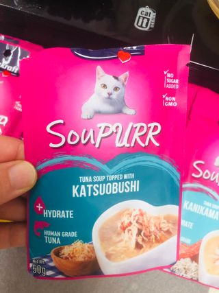 비타크래프트 고양이 수프 50g 3가지맛 x4팩씩 총 12팩 — 5점을 준 리뷰어가 2021년 8월 올린 사용 사진