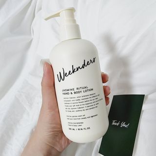 [위켄더스] 끈적임 없이 수분감을 채워주는 핸드& 바디로션 1종 랜덤발송 — 5점을 준 리뷰어가 2022년 5월 올린 사용 사진