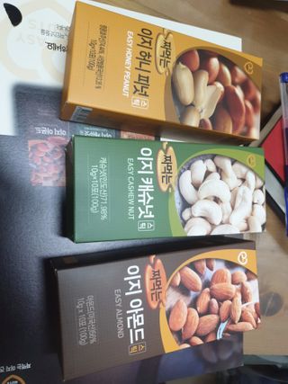 짜먹는 이지견과 짜먹는 이지아몬드, 짜먹는 이지허니피넛, 짜먹는 이지캐슈넛 각 10g X  10포 — 5점을 준 리뷰어가 2021년 2월 올린 사용 사진