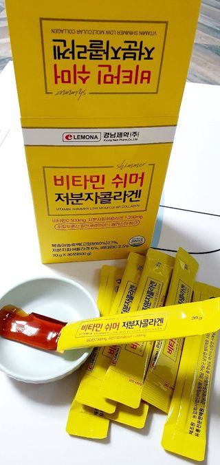 자연에온 경남제약 비타민 쉬머 저분자콜라겐 20g x 30포 — 5점을 준 리뷰어가 2021년 12월 올린 사용 사진