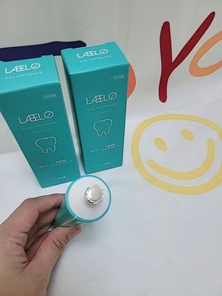 치과에서 쓰는 치약 _ 라벨제로 저불소 꼬마, 키즈, 유아, 베이비, 주니어 안전한 어린이치약 — 5점을 준 리뷰어가 2022년 11월 올린 사용 사진