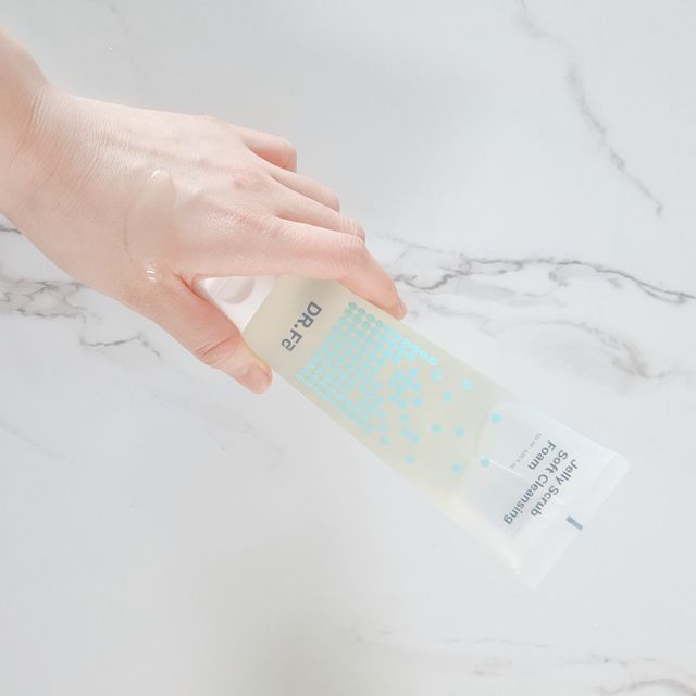 젤리스크럽 소프트 클렌징폼 120ml 리뷰 사진