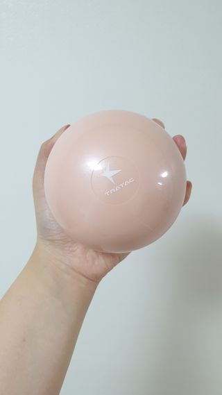 트라택 쿠셔닝 웨이트볼 0.5kg + 1kg SET — 5점을 준 리뷰어가 2022년 6월 올린 사용 사진