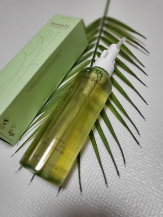 스킨큐어 산다화 순한 클렌징 동백 오일 200ml — 5점을 준 리뷰어가 2023년 4월 올린 사용 사진