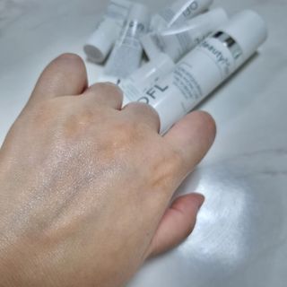 프랑스 뷰티메드 OFL 리밸런싱 케어 세럼 30ml (OFL 크림 5ml*5개 증정) — 5점을 준 리뷰어가 2022년 8월 올린 사용 사진