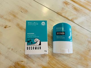 부쉬맨 워터프루프 서핑 선스틱 16g SPF50+ PA++++ — 5점을 준 리뷰어가 2023년 4월 올린 사용 사진