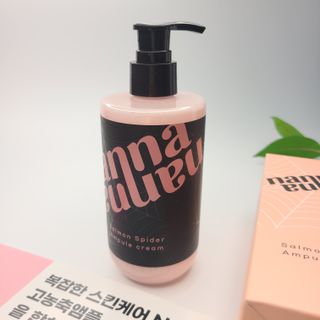난나 살몬 스파이더 검버섯 미백 톤업 화이트닝 연어 앰플 크림 300ml 대용량 — 5점을 준 리뷰어가 2022년 11월 올린 사용 사진