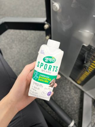 셀렉스스포츠 셀렉스 스포츠 웨이 프로틴 초콜릿 _ 330ml x 12팩 — 5점을 준 리뷰어가 2021년 5월 올린 사용 사진