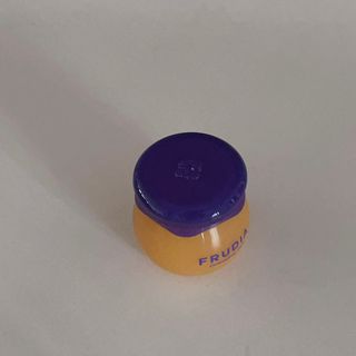 틱톡 [후르디아] 튼입술해결템 올리브영 블루베리 하이드레이팅 허니 립밤 — 5점을 준 리뷰어가 2023년 11월 올린 사용 사진