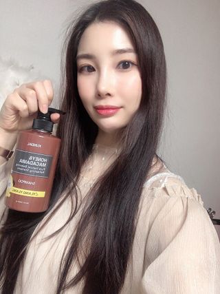 쿤달 [KUNDAL 공식] 프리미엄 헤어 케어 스페셜 세트 샴푸 500ml &amp; 트리트먼트 500ml — 5점을 준 리뷰어가 2021년 3월 올린 사용 사진