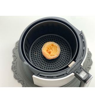 디앙뜨 포르투갈 에그타르트 오리지널 맛+패션후르츠+초콜릿타르트 맛 중 택1 — 3.5점을 준 리뷰어가 2021년 8월 올린 사용 사진