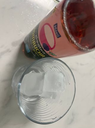 더그레잇티 콤부차 [매일유업] 더그레잇티 44kcal 콤부차 300ml *12개입 (오리지널 6개+베리리치 6개) — 5점을 준 리뷰어가 2023년 7월 올린 사용 사진