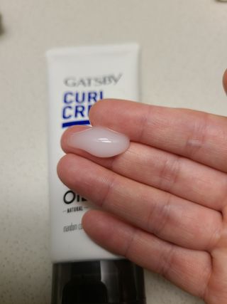 [갸스비] 곱슬 머리부터 파마까지 남자의 컬을 위한 갸스비 컬크림 — 4.5점을 준 리뷰어가 2021년 10월 올린 사용 사진