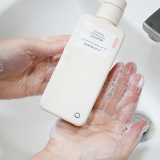 로우퀘스트 베리어 인핸싱 클렌저 190ml — 5점을 준 리뷰어가 2023년 10월 올린 사용 사진