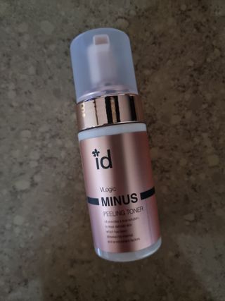 아이디플라코스메틱 아이디 브이로직 마이너스 필링 토너 110ml — 5점을 준 리뷰어가 2022년 1월 올린 사용 사진