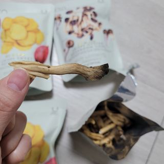 딜라이트 프로젝트 바삭한 원물칩 3종 고구마칩, 자색고구마칩, 느타리버섯칩 [총 6봉지] — 5점을 준 리뷰어가 2022년 2월 올린 사용 사진