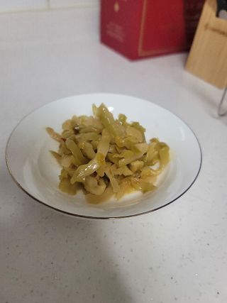 루시델리 야미하우스 홍콩 스파이시 프리미엄 짜사이 무침 500g — 3점을 준 리뷰어가 2024년 9월 올린 사용 사진
